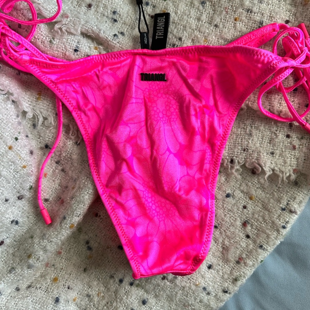 Cheeky Triangl Tie Bikini